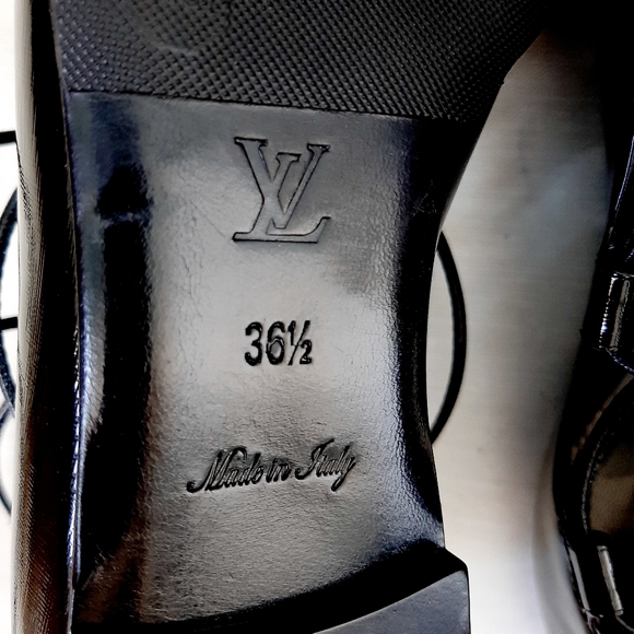 Louis Vuitton authentic NWOT black lace up flats - Picture 11 of 11